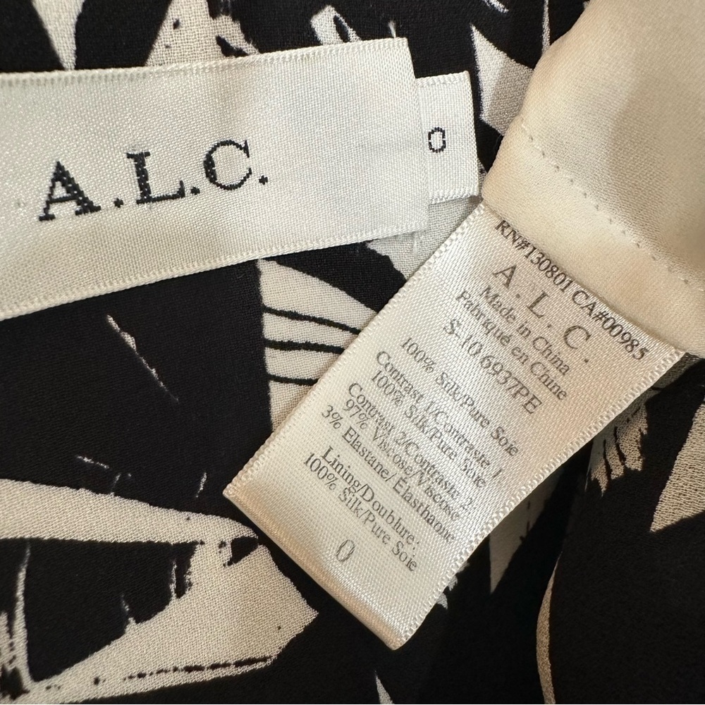 ALC Black Patti Printed Silk V Neck Halter Cross Back Maxi Dress Resort Vacay - Picture 11 of 12